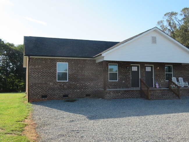 Building Photo - 419 Northbrook III School Rd