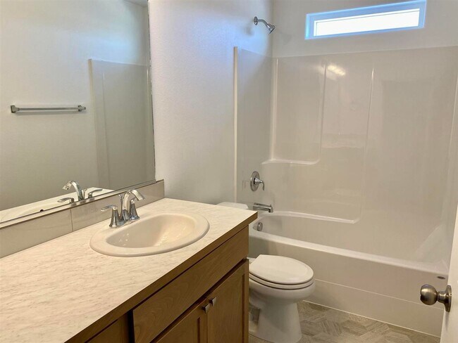Building Photo - Stunning 3 Bed, 2 Bath Rancher in Airway Heights!