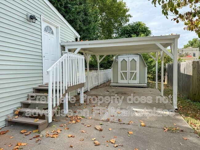 Building Photo - 1220 S Delaware
