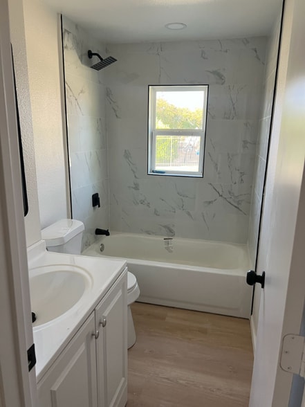 Building Photo - 1120 H Ave