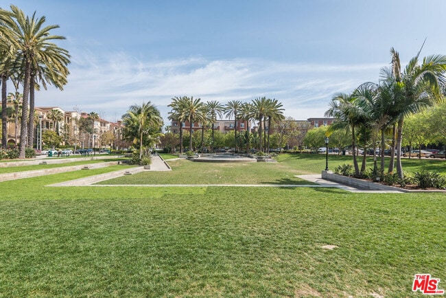Building Photo - 13075 Pacific Promenade
