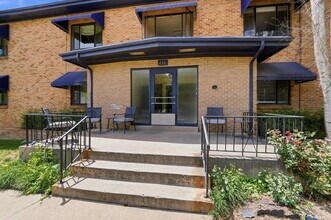 Building Photo - $1,580.95 with $300 off the first month's rent, 1 Beds - 1 Bath, Condo in Denver with Onsite Laun...