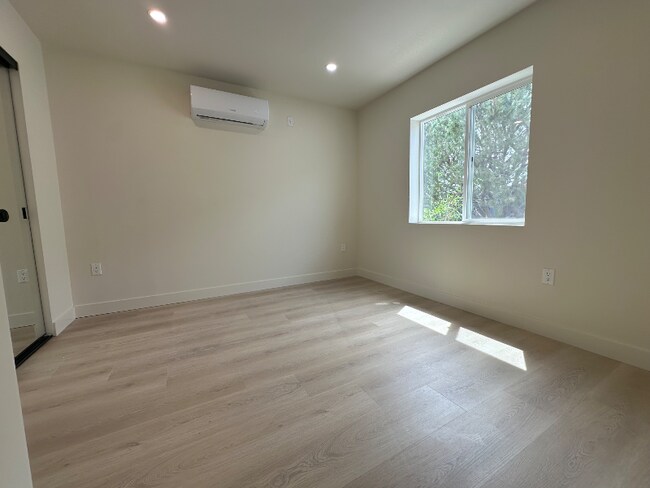 Building Photo - 616 A