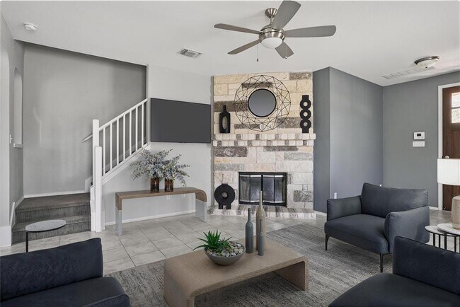 Building Photo - 144 Holstein St