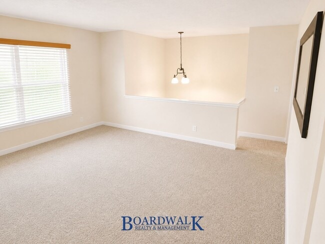 Building Photo - 3303 W Hector Dr