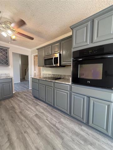 Building Photo - 553 Raintree Cir