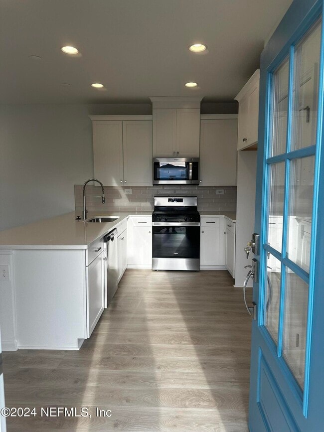 Building Photo - 315 Brandon Lks Dr