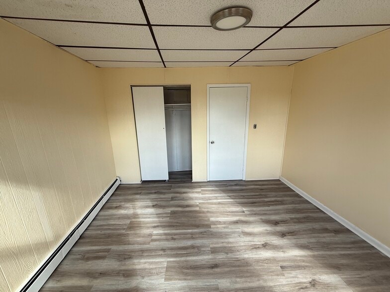 Building Photo - 144 Midland Ave