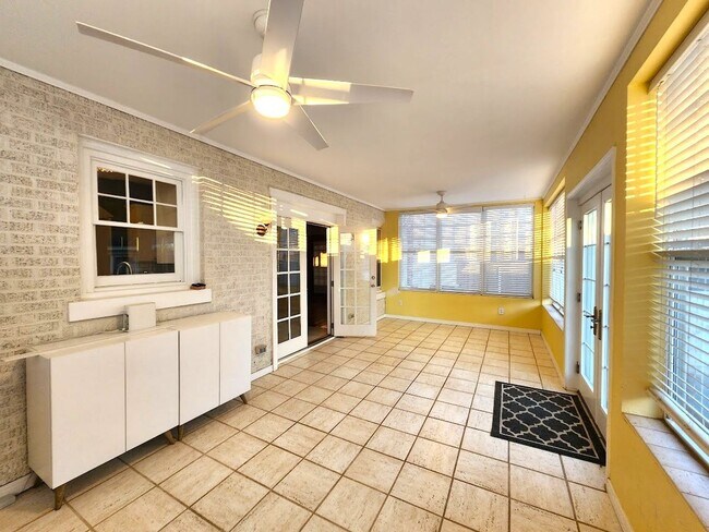 Building Photo - 3 Bed 2.5 Bath Plus ADU in Gatewood Add NW OKC