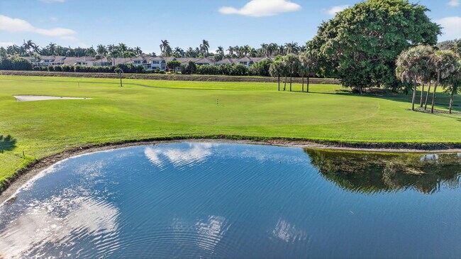 Building Photo - 5152 Golfview Ct