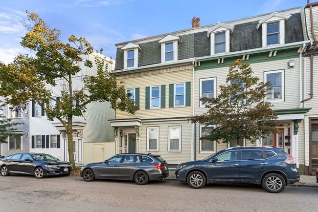 Building Photo - 511 E 5th St