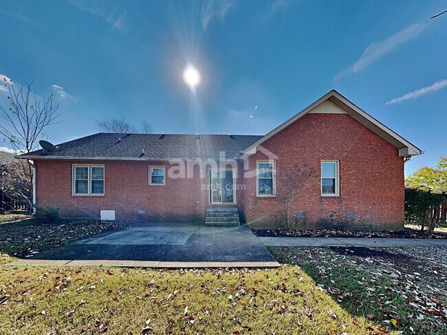 Building Photo - 225 Bluefield Ln