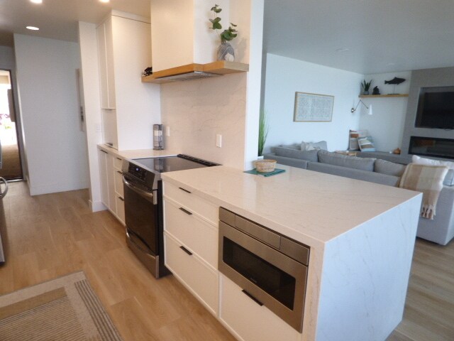 Building Photo - 909 Coast Blvd