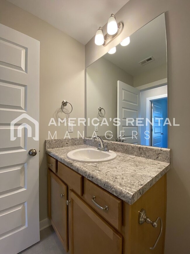 Building Photo - MOVE IN SPECIAL!!! - Wonderful Home for Rent in Talladega, AL... Available to View Now!!! - Sign ...