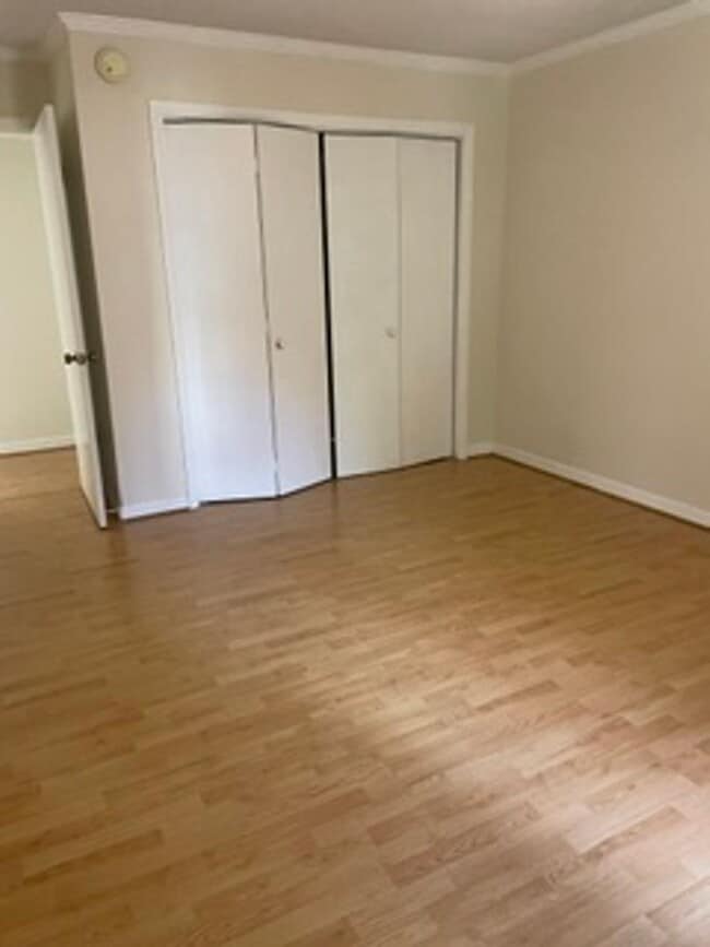 Building Photo - 3600 Chateau Dr