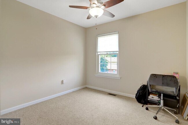 Building Photo - 8819 Hardesty Dr
