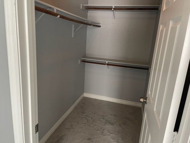 Building Photo - 2 Bedroom Condo in Silverado Ranch!