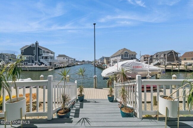 Building Photo - 385 Aldo Dr