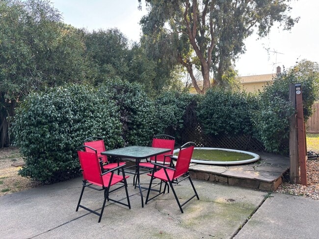 Building Photo - Beautiful Single-Story Gem in Vacaville!