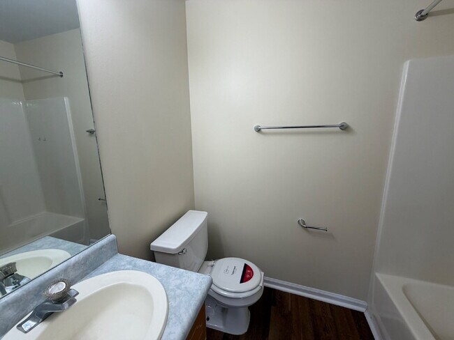 Building Photo - 920 Malibu Dr