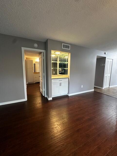 Building Photo - 21820 Cypress Cir