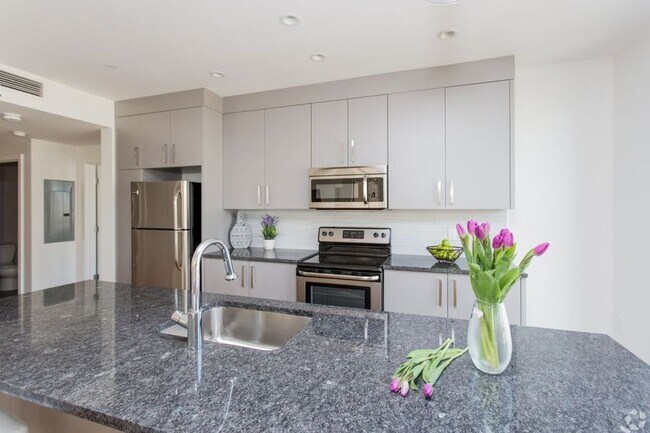 Building Photo - 1460 Tremont St