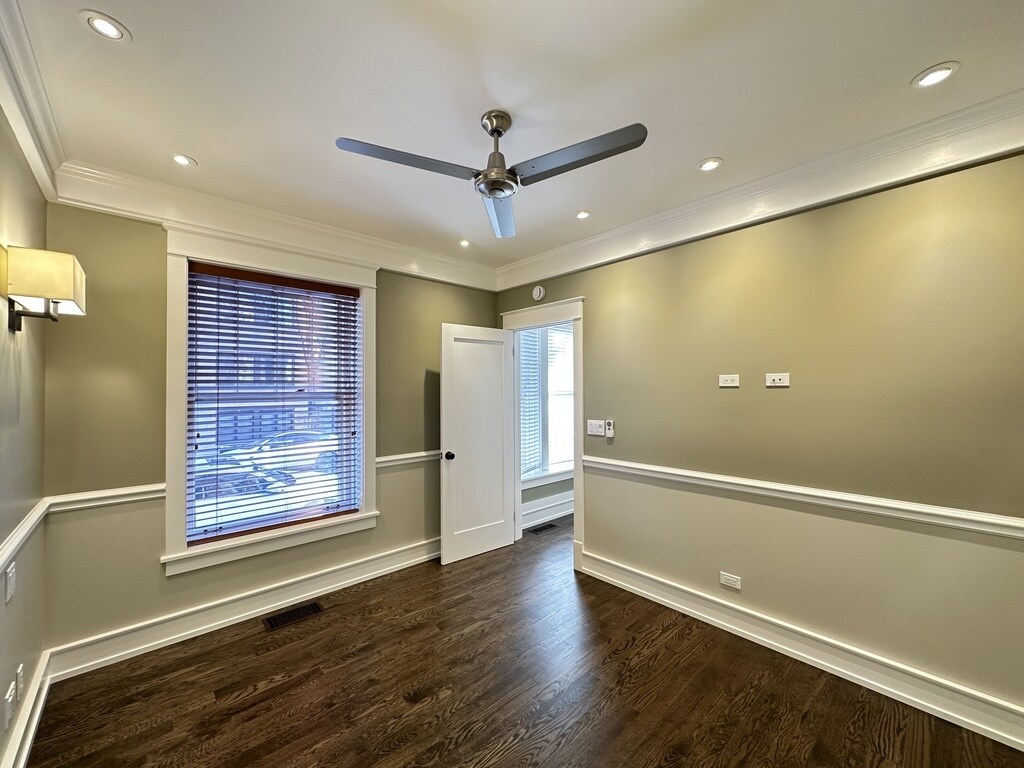 Building Photo - 1406 W Cornelia Ave