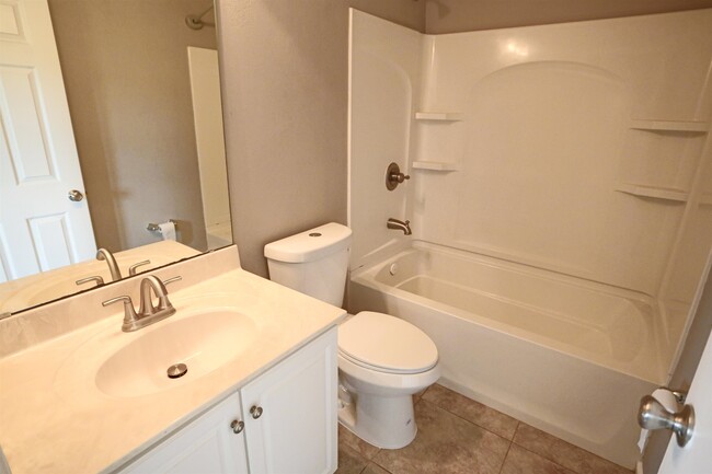 Building Photo - 104 Crete Ct