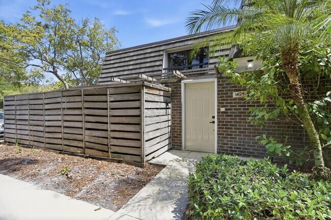 Building Photo - 1424 14th Terrace