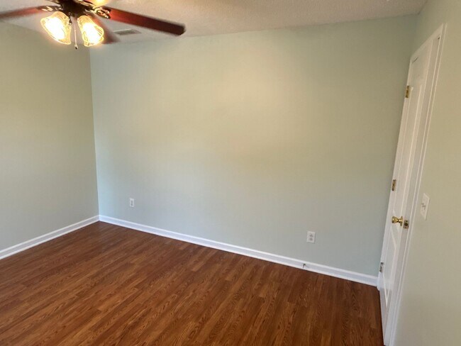 Building Photo - 3 Bed | 2.5 Bath Home in Raleigh with a Su...