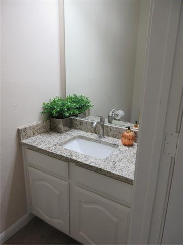 Building Photo - 713 Victorian Dr