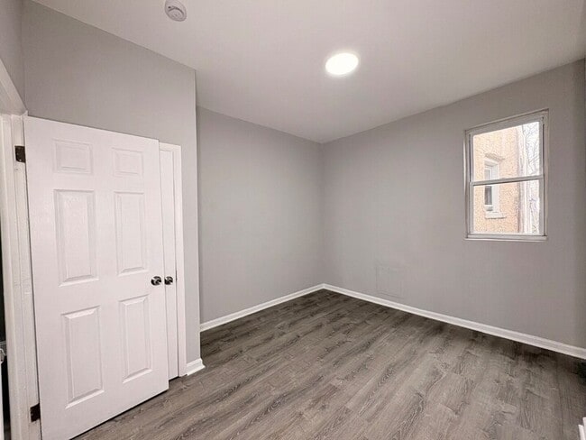 Building Photo - 235x McCulloh St