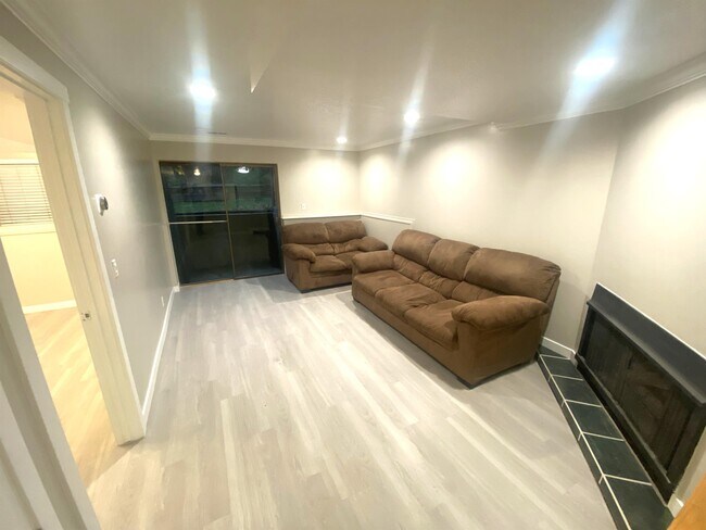 Building Photo - 2270 E 4500 S