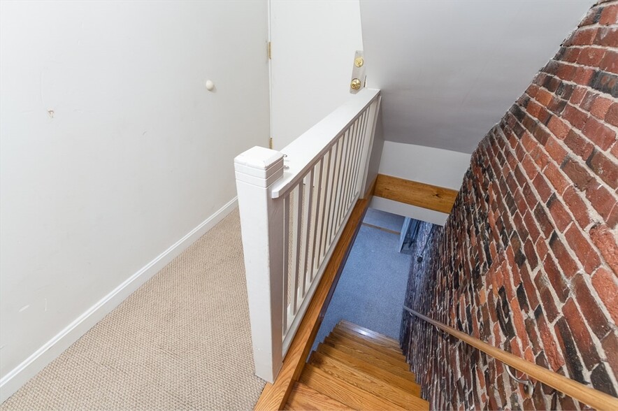 Building Photo - 37 Grove St