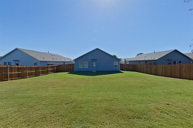 Building Photo - 1604 Parlier St