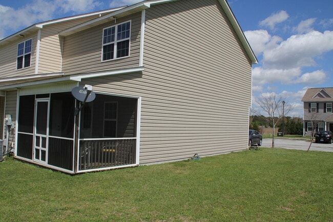 Building Photo - 202 Lanieve Ct