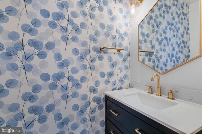 Building Photo - 1507 N Colonial Terrace