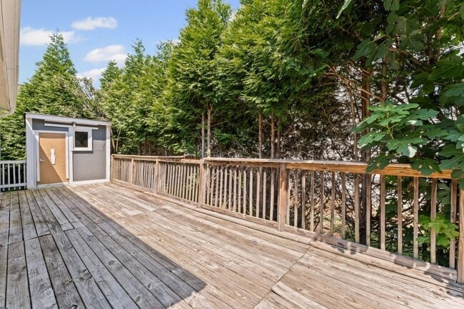 Building Photo - 5605 Martin Grove Dr NW