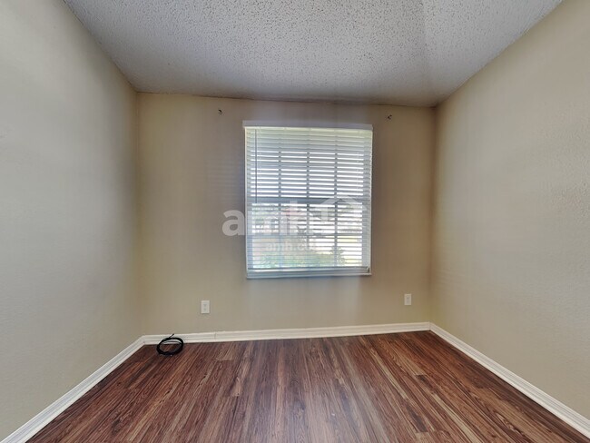 Building Photo - 13401 Sunvale Place