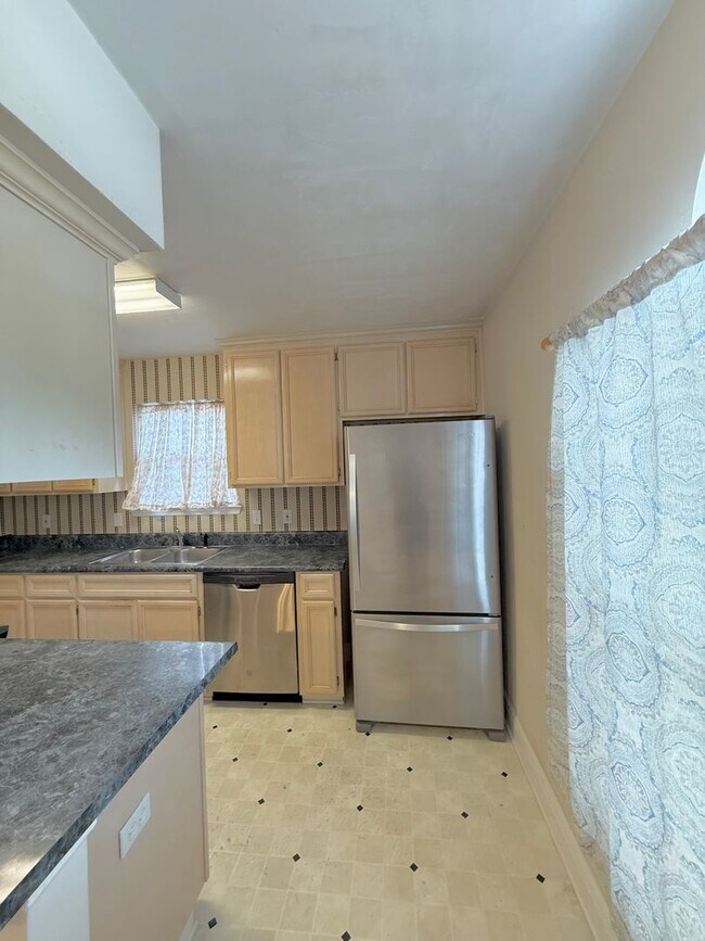 Building Photo - Charming 3BR Home in a Prime Tallahassee Location!!