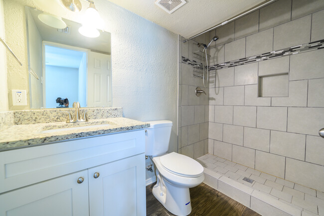 Master bath - 330 E Coral Way