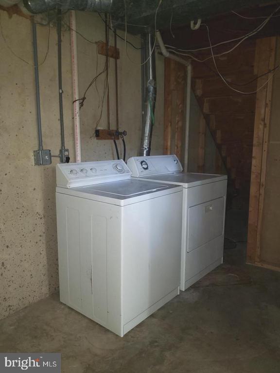 Building Photo - 5906 Cascade Dr