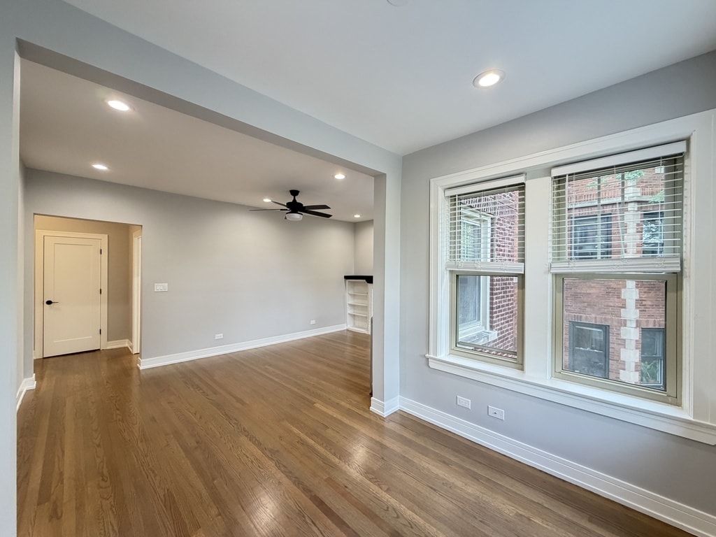 Building Photo - 5454 N Paulina St