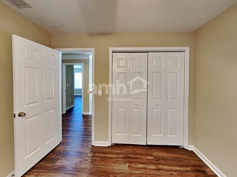 Building Photo - 4961 Heritage Crossing Dr SW