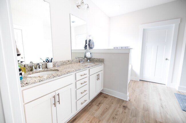 Building Photo - 1594 Amaya Ln