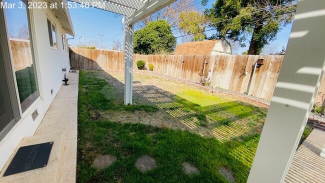 Building Photo - 2329 Moraine Cir