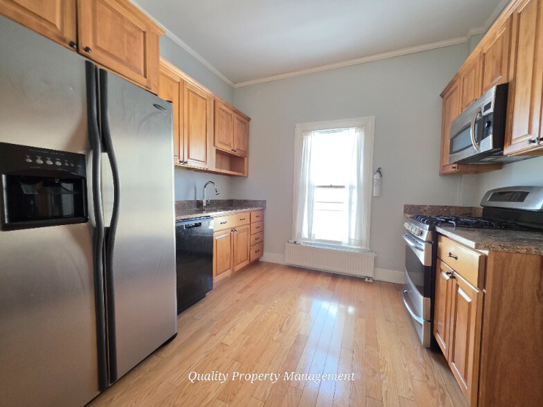 Building Photo - 157 Broadway