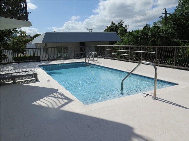 Building Photo - 1918 Brickell Ave