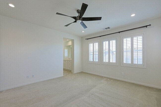 Building Photo - Gorgeous 4 Bedroom and 3 Bath Home in Chula vista/Otay Ranch Area
