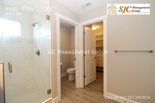 Building Photo - 8446 27th St Ct E